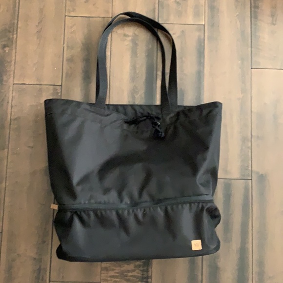 tentree Handbags - Tentree Tote Bag